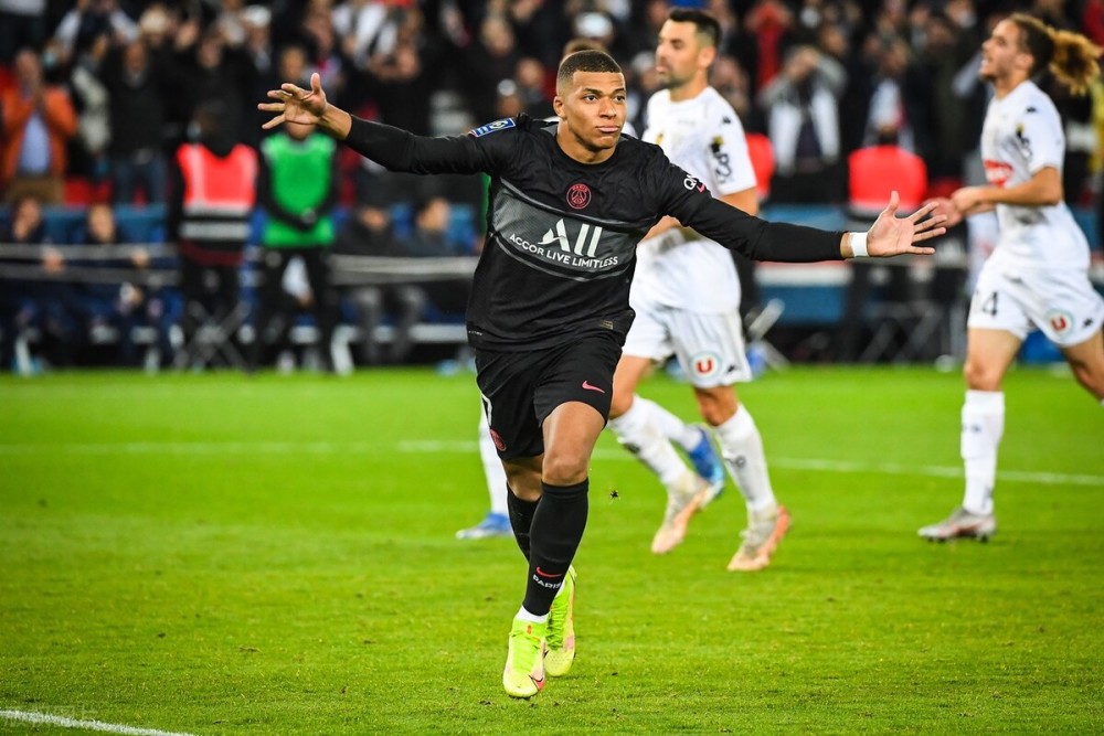 首日流水3亿，腾讯终于露出了那颗最锋利的“獠牙”