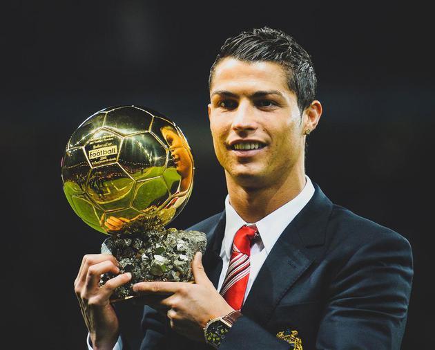 向鹏首轮对阵张本智和