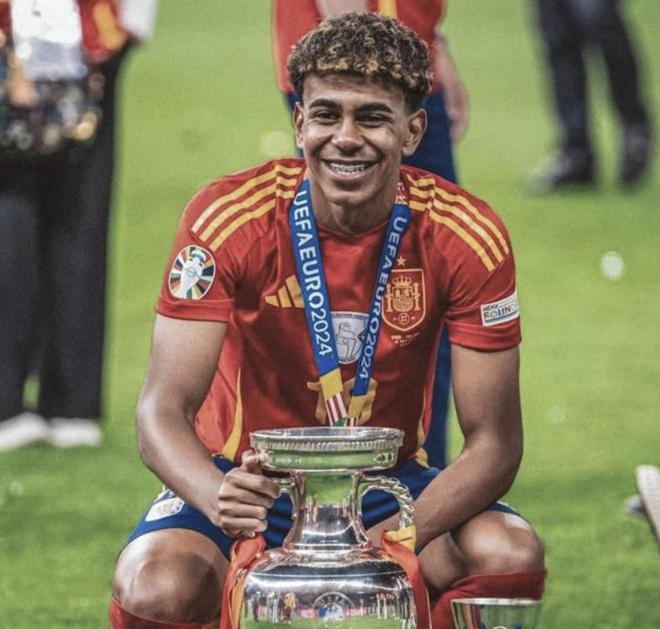 《JoJo的奇妙冒险》手游新作今日开服并公开上线贺图